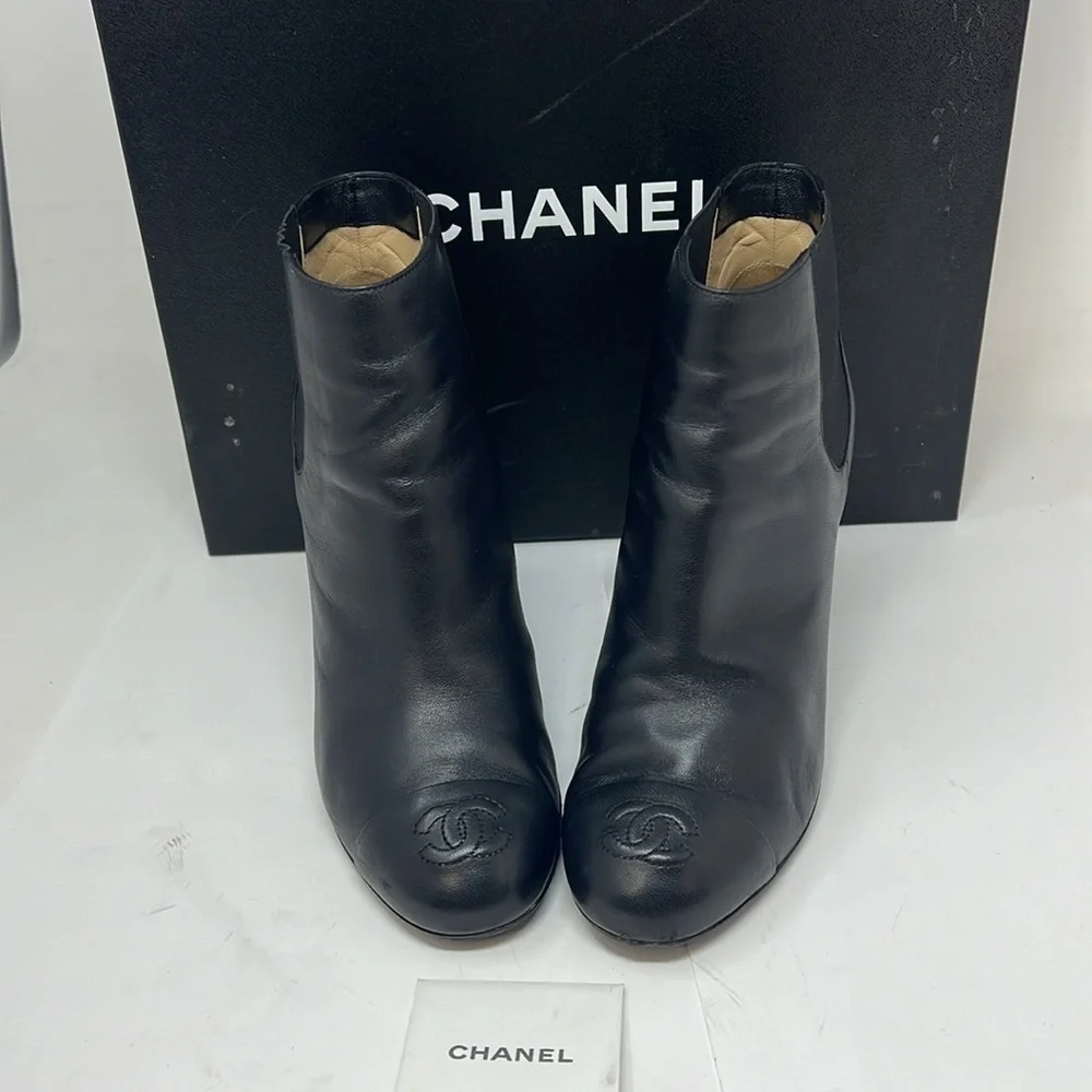 Chanel Sz 38 Short Lambskin Pull On 3.5”Heel Boots Booties